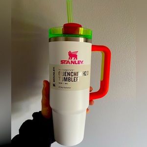 *LIMITED * Neon Stanley !! 🤍💚🩷🖤